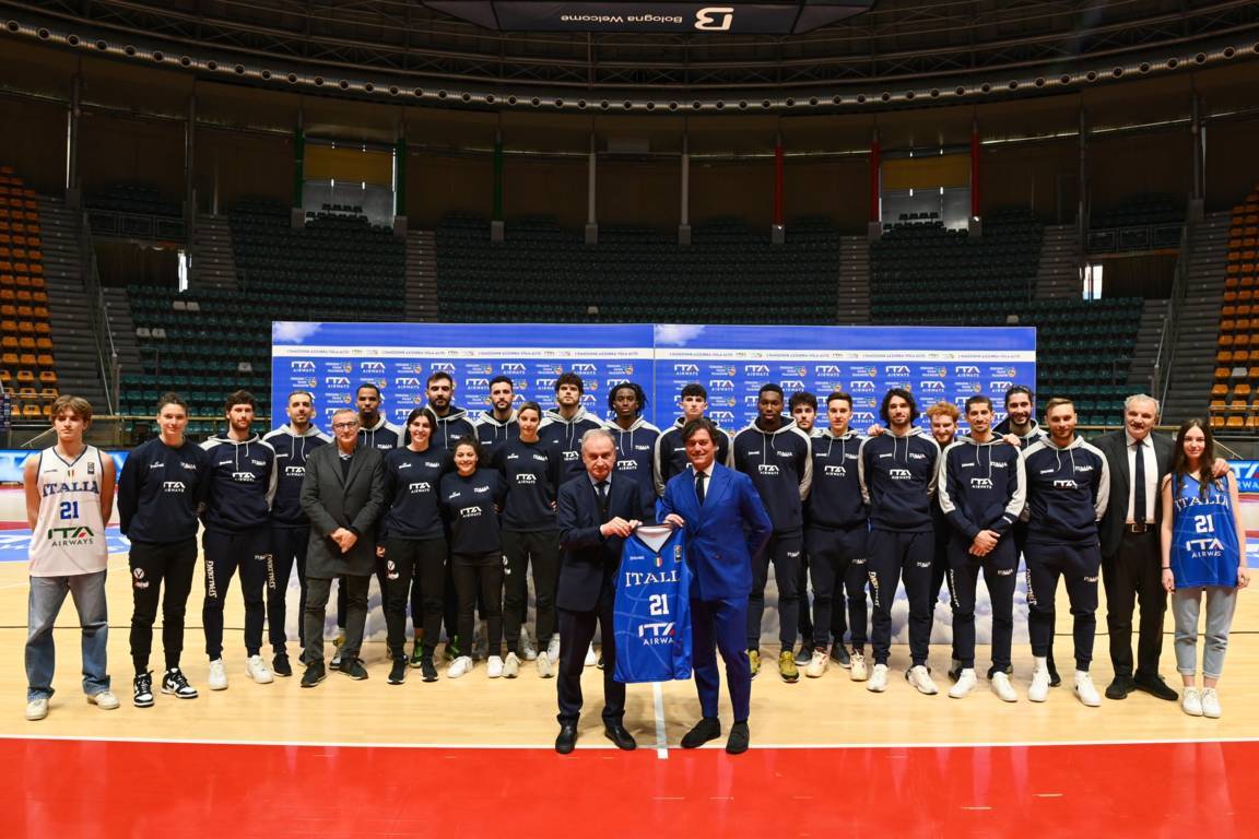 FIBA World Cup Qualifiers 2023: l'Italbasket volerà in Islanda mercoledì 23 febbraio e Meo Sacchetti ha scelto i 13 giocatori